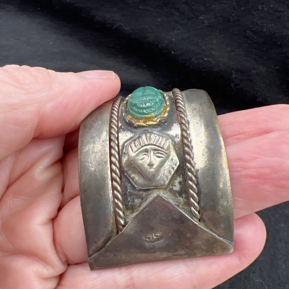 Vintage Cuff Bracelet 3" Wide Brass Egyptian Revival Scarab Pharoah - Picture 5 of 8
